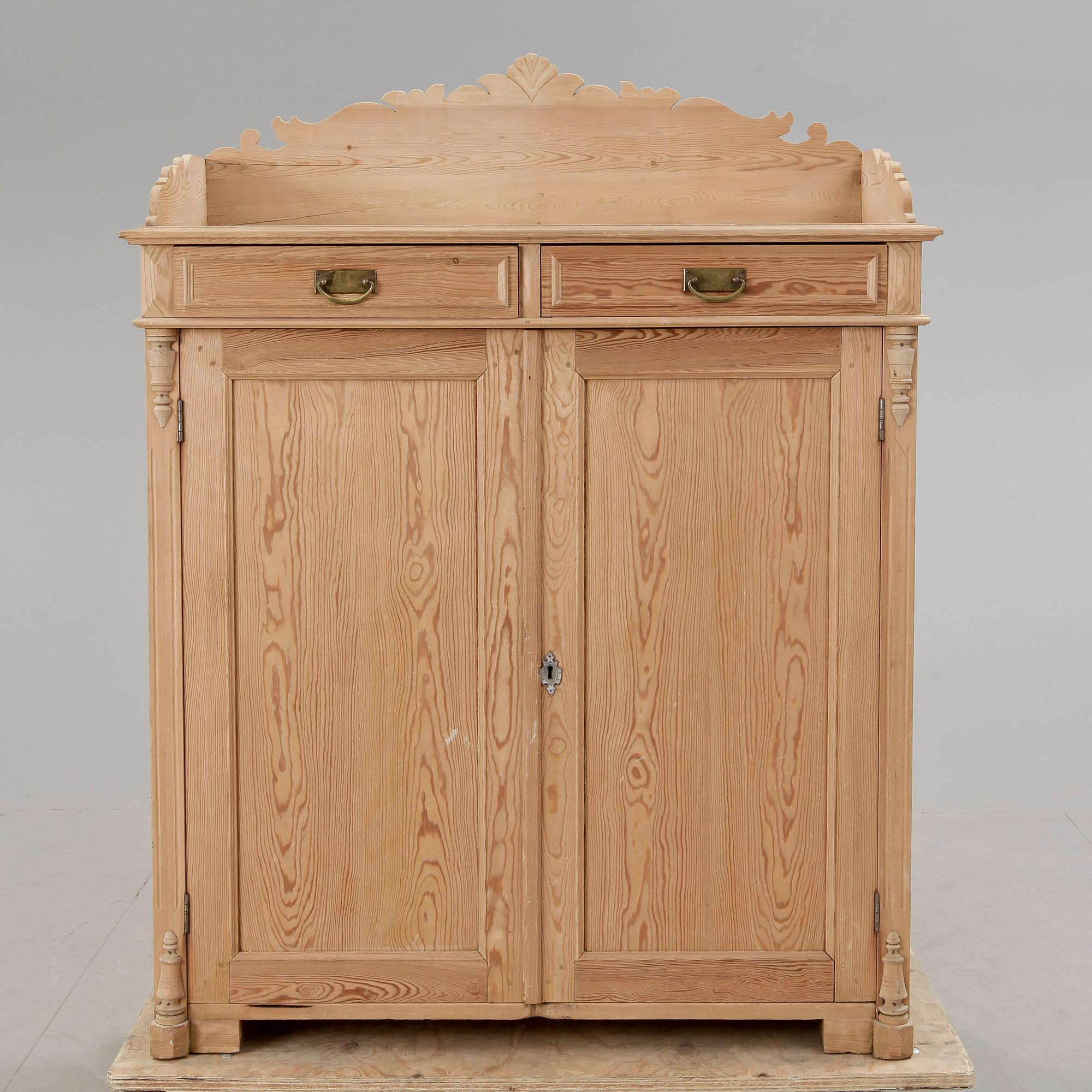 SKÄNK. Nyrenässans, 1800-talets slut.