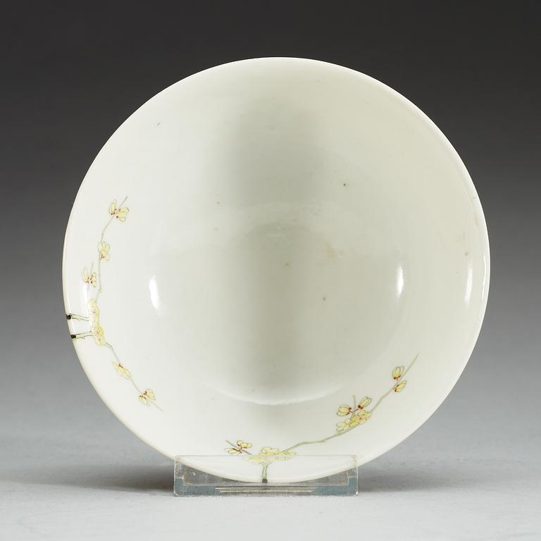 A famille rose bowl, presumably Republic with Hongxians four character mark.