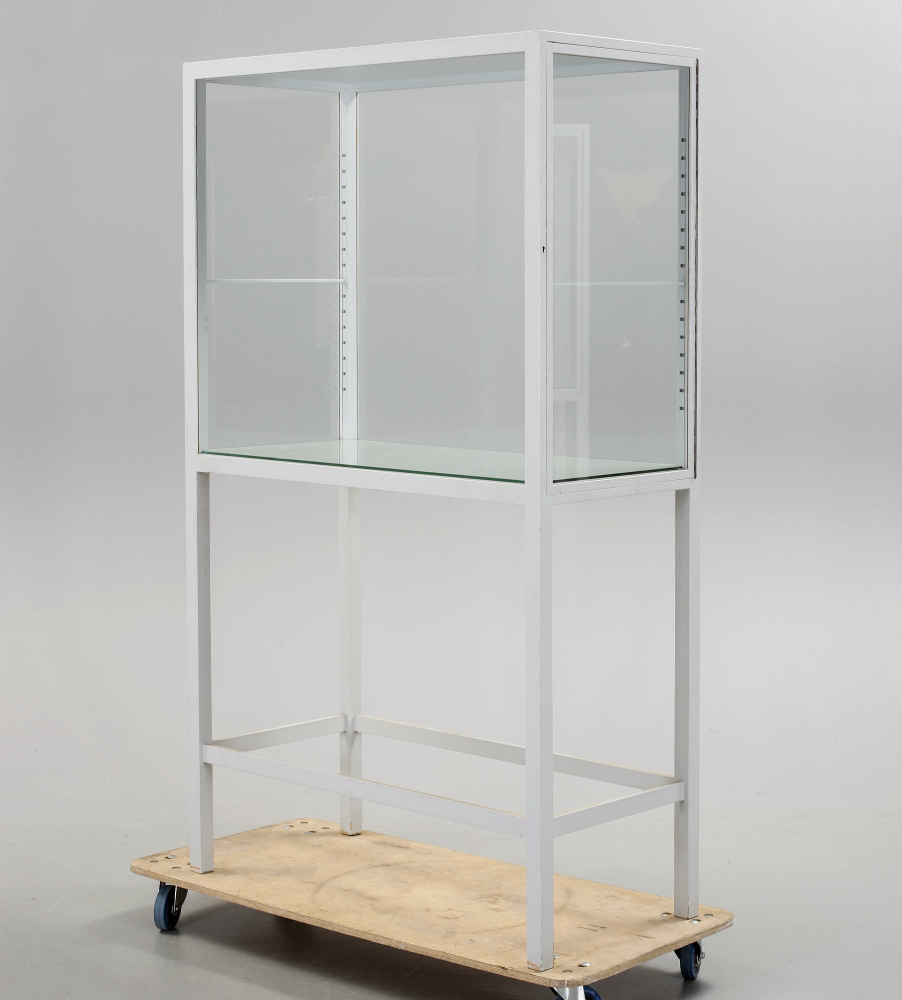 VITRINSKÅP, 1900/2000-tal.