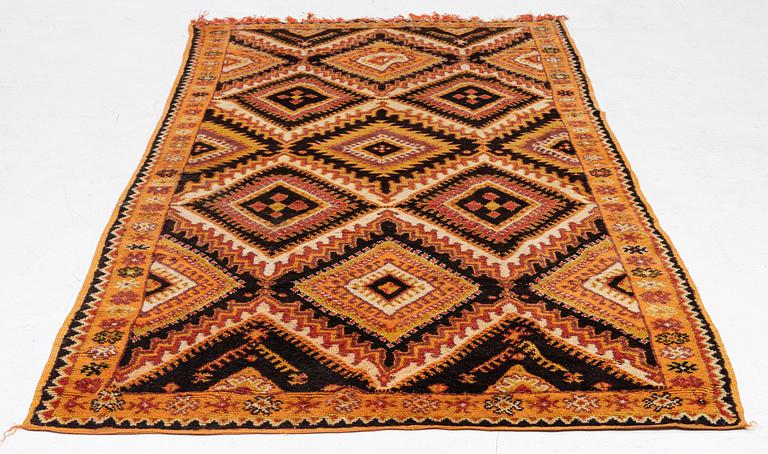 Carpet, North Africa, approx. 295 x 140 cm.