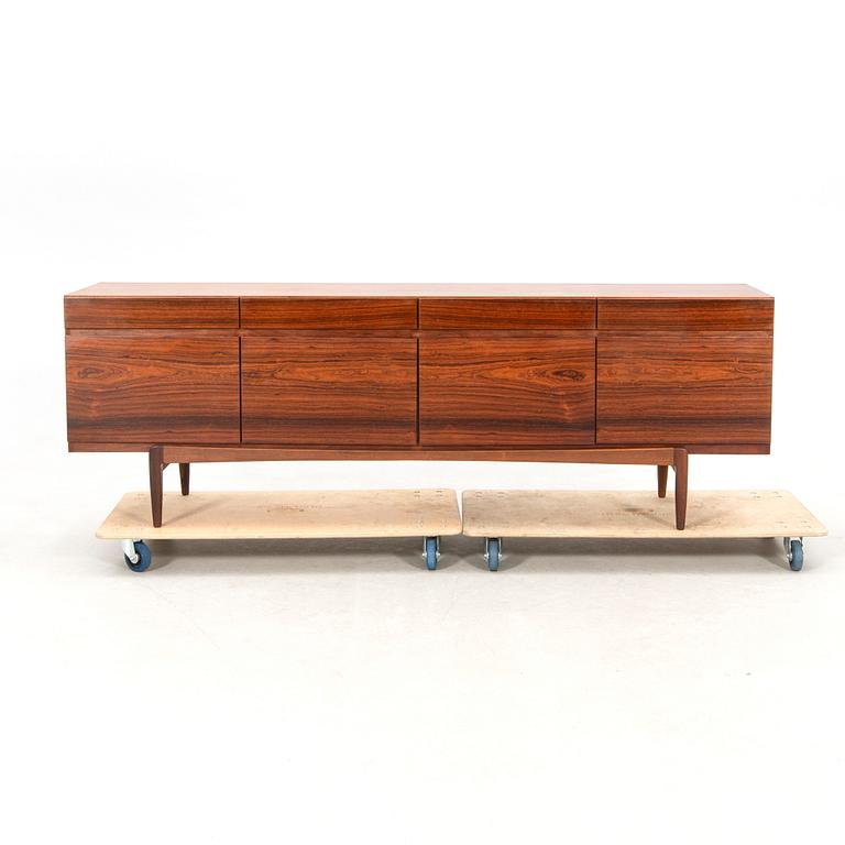 Ib Kofod Larsen, sideboard, modell "FA-66", Faarup Møbelfabrik, Danmark 1960/70-tal.