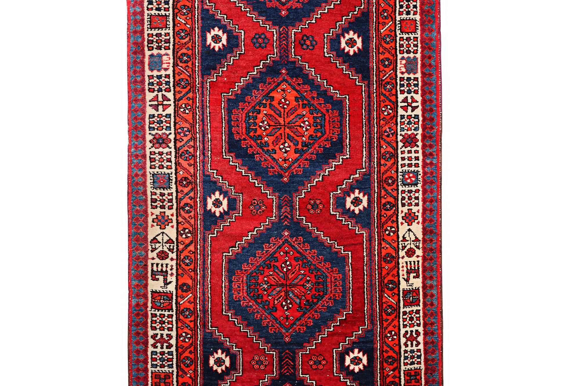 Gallerimatta, Ardebil, ca. 392 x 103 cm.