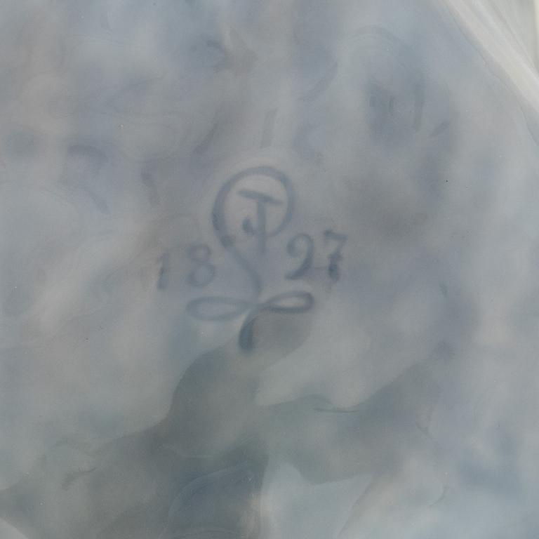 Royal Copenhagen, figurin, porslin, ”Kyssen”, Danmark.