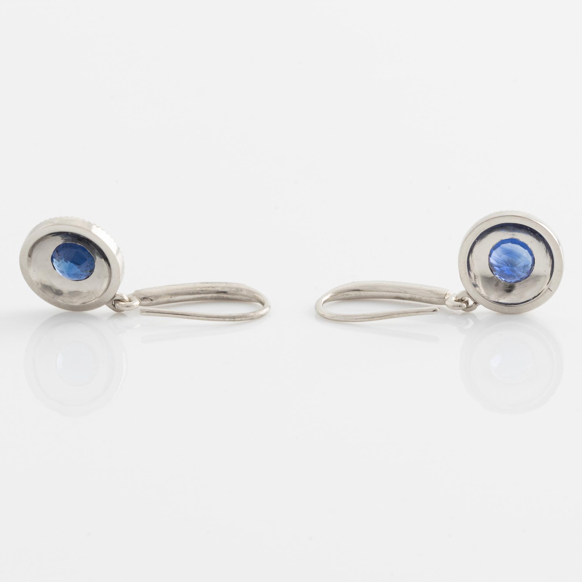 Earrings with sapphires and brilliant-cut diamonds.