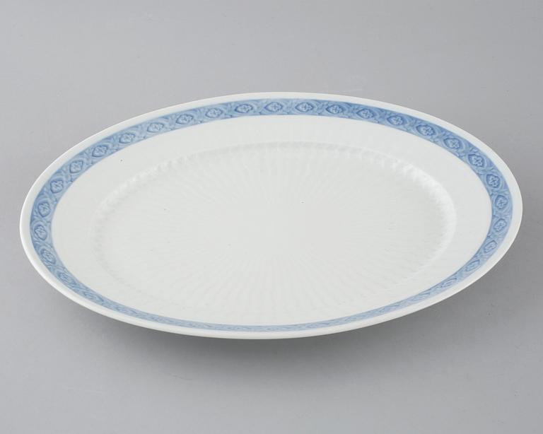 73 porcelian serving pieces, "Blå Vifte", Royal Copenhagen, from the second half of the 20th century.
