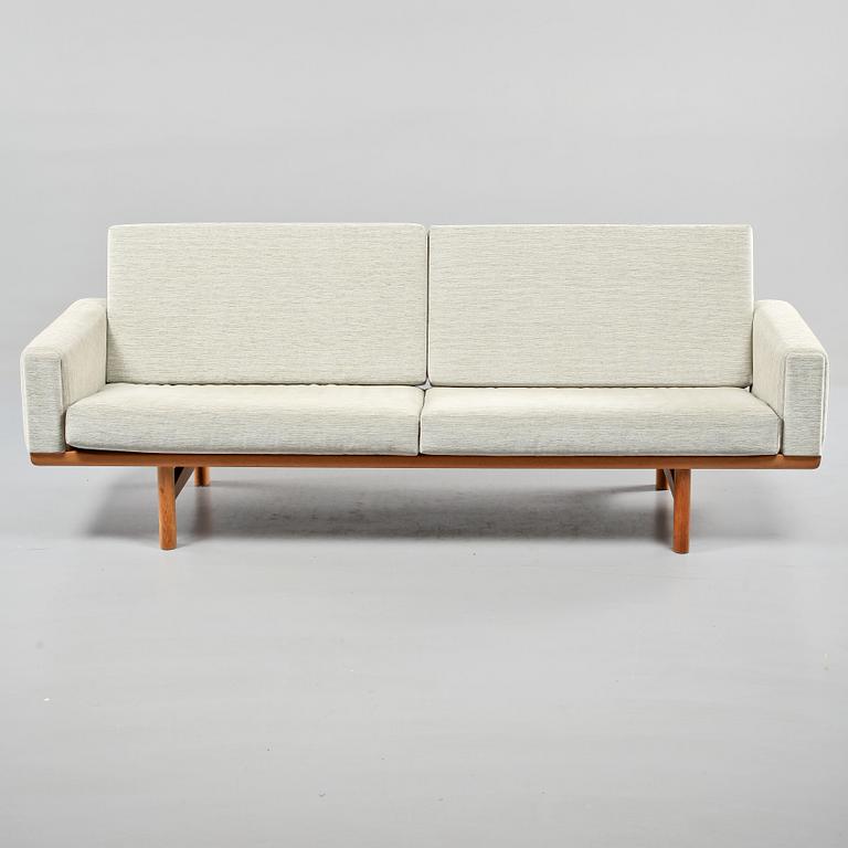 SOFFA, "GE 236", Hans J Wegner, 1900-talets andra hälft.