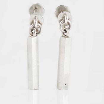 ÖRHÄNGEN, sterlingsilver, Wiwen Nilsson, 1954. Vikt 12,1 gram.