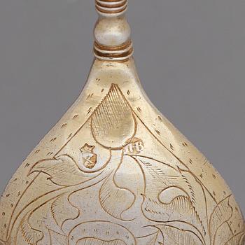 Jöran Hieronymi Bernegau, sked med dubbel kerubknopp, förgyllt silver, Norrköping, (verksam -1648-1679).