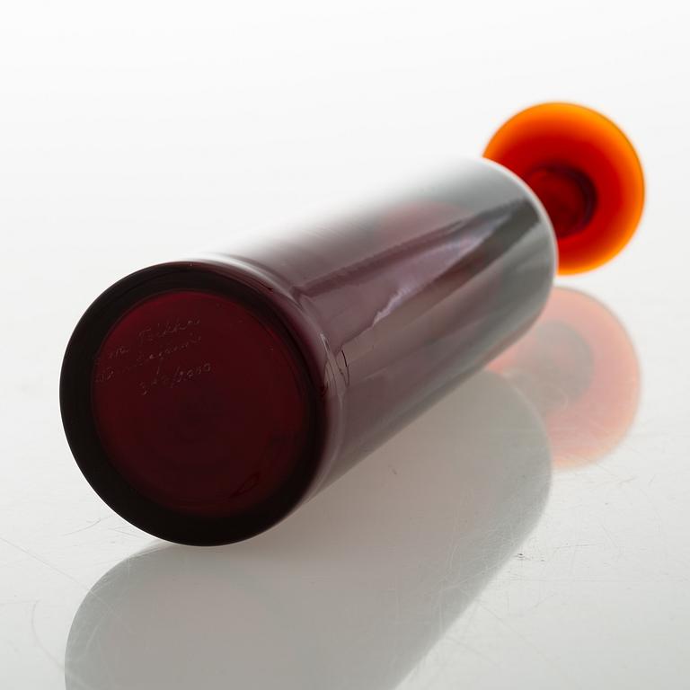 OIVA TOIKKA,a bottle signed Oiva Toikka Nuutajärvi 397/2000.