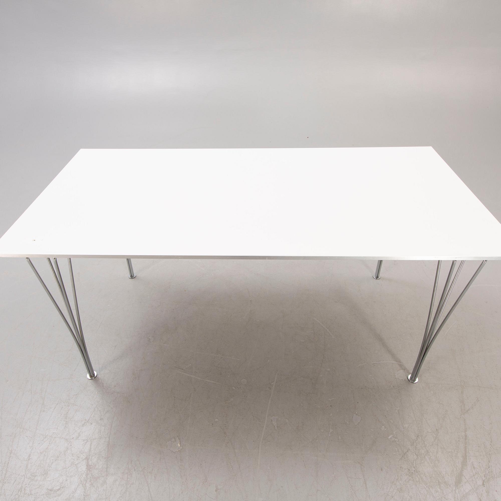 Bruno Mathsson & Piet Hein, bord, "B 638" förFritz Hansen.