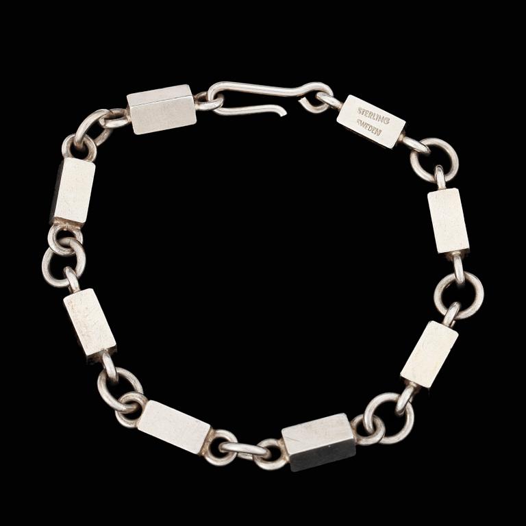 ARMBAND, sterlingsilver, Wiwen Nilsson, Lund 1970. Vikt ca 28g.
