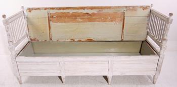 SOFFA. Gustaviansk stil. 1800-tal.
