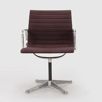 Charles & Ray Eames, työtuoli, malli EA 108, Herman Miller, 1970-luku.