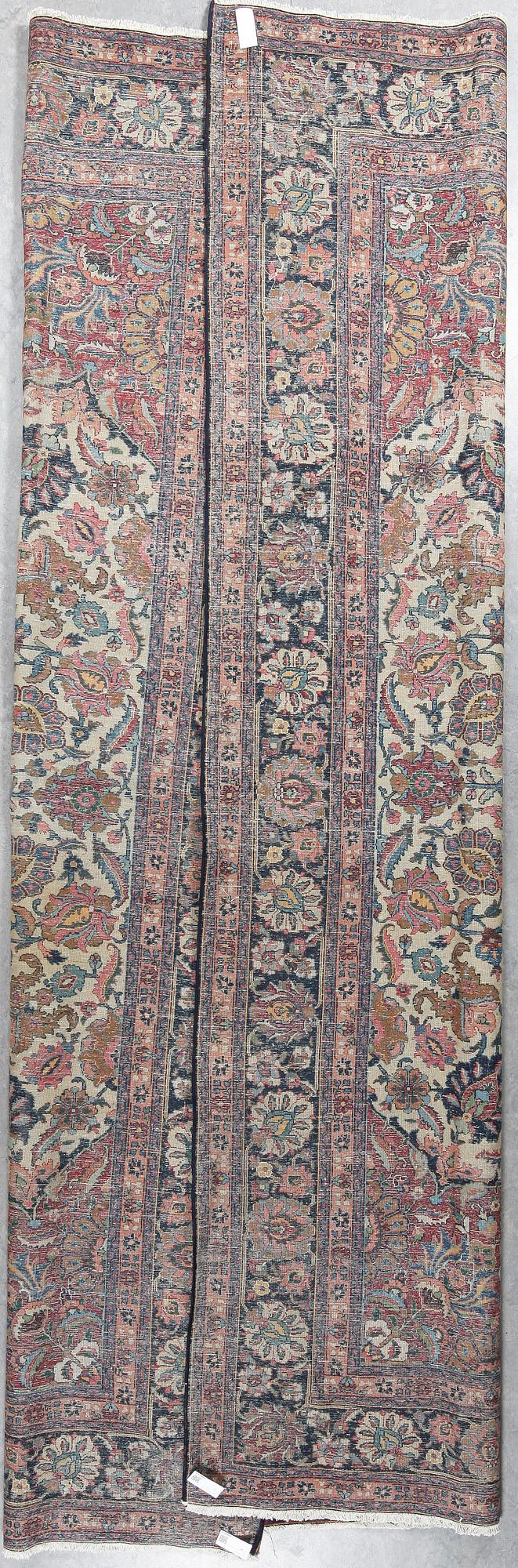 MATTA, semiantik, Täbris. Ca 388 x 295 cm.