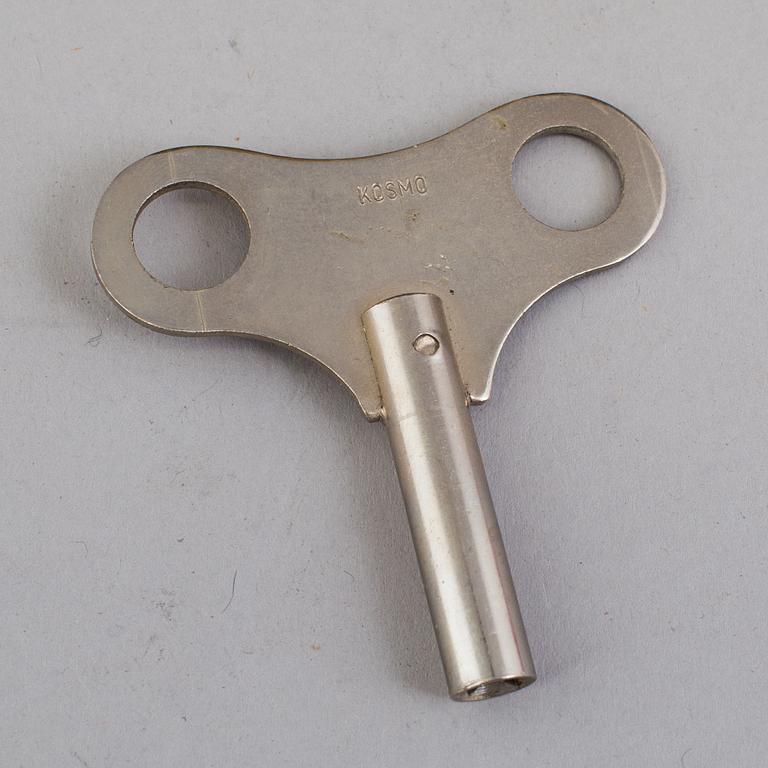 A gilt bronze Empire mantle clock, first half of the 19th Century.