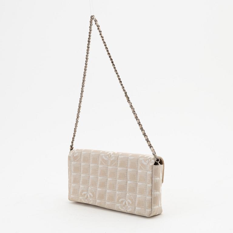 Chanel, väska, "East West flap bag". 2000-2002.