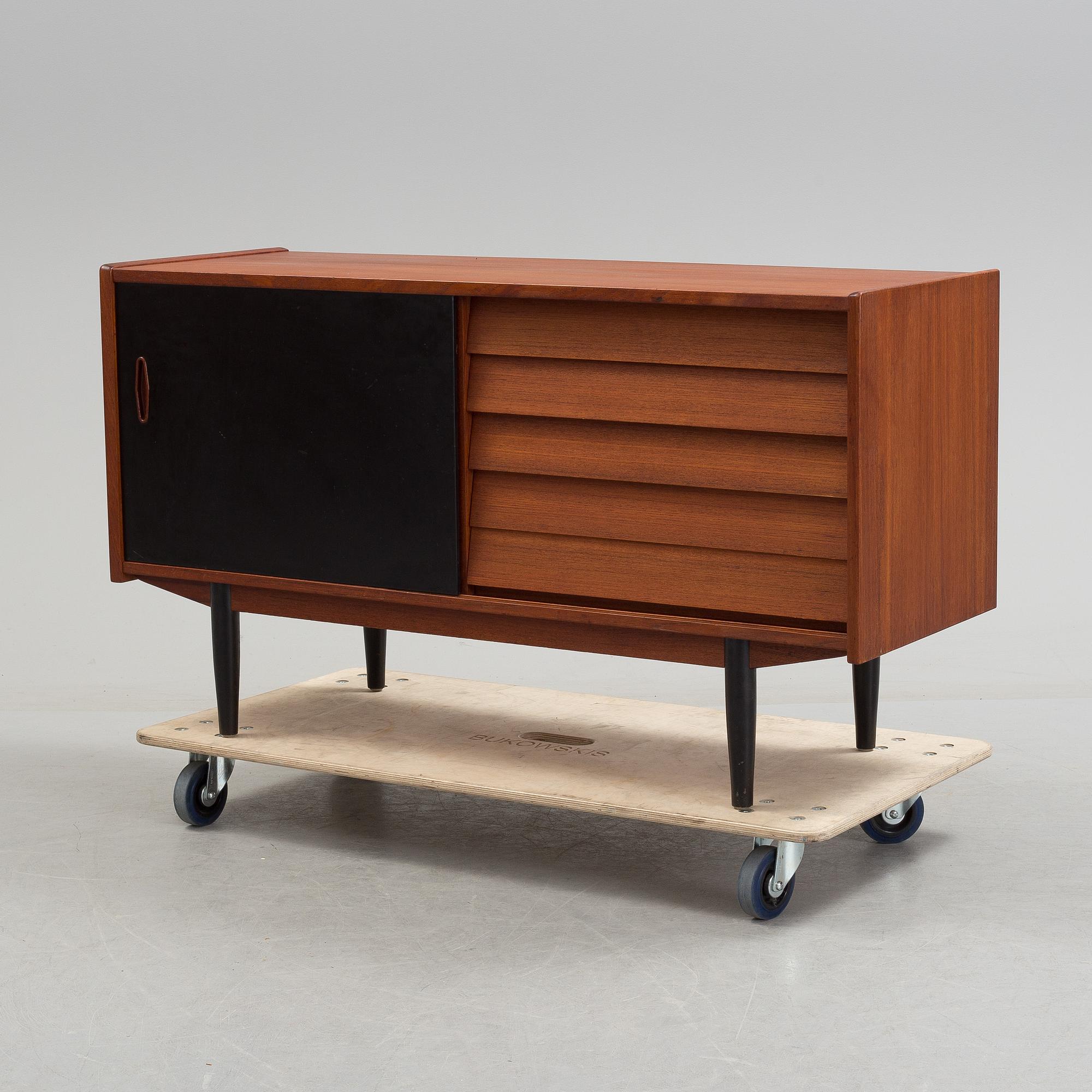 NILS JONSSON, sideboard, "Trio", Troeds, Bra Bohag, Bjärnum, 1900-talets andra hälft.