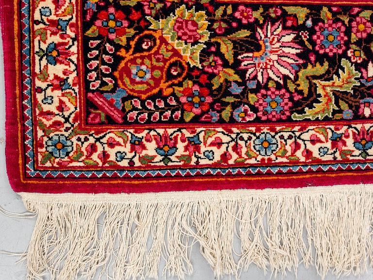 Matto, semi-antique Mashad, ca 224 x 141,5 cm.