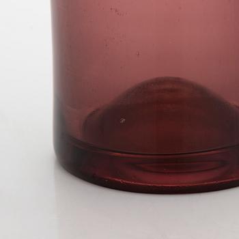 Nanny Still, a glass bottle signed Riihimäen Lasi O.Y Nanny Still.