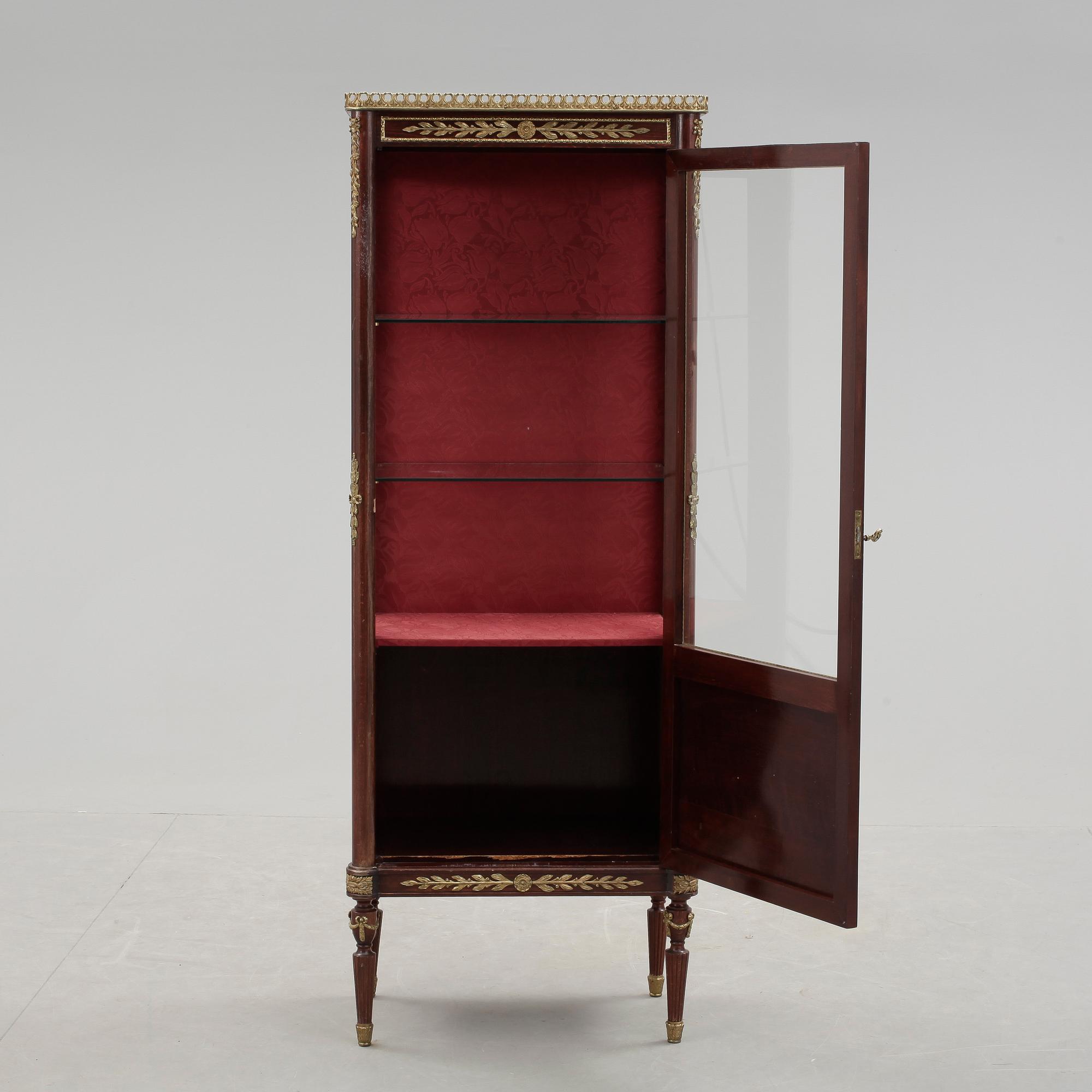 SKÅP, Louis XVI stil, 1900-talets andra hälft.