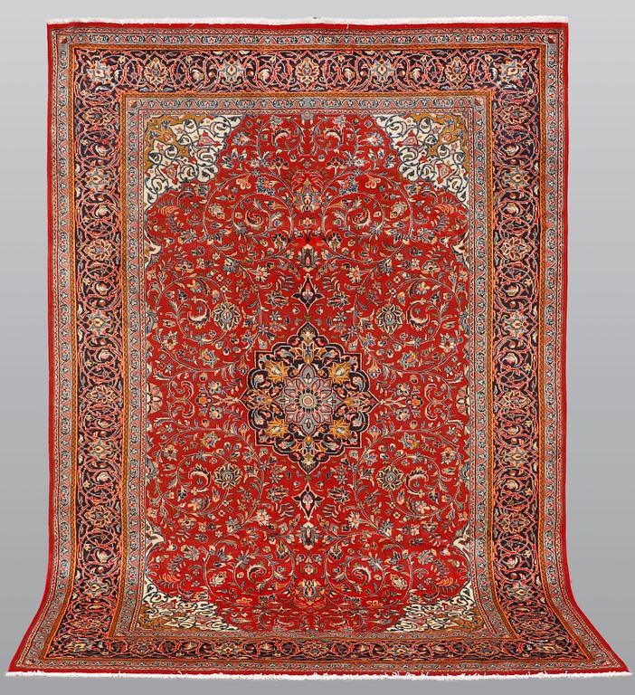 A carpet, Sarouk, ca 300 x 202 cm.