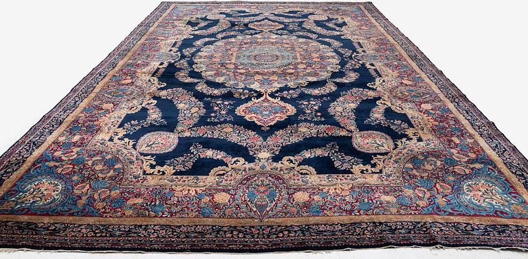 Matta, semiantik Kirman, Södra Persien, ca  592 x 388 cm.