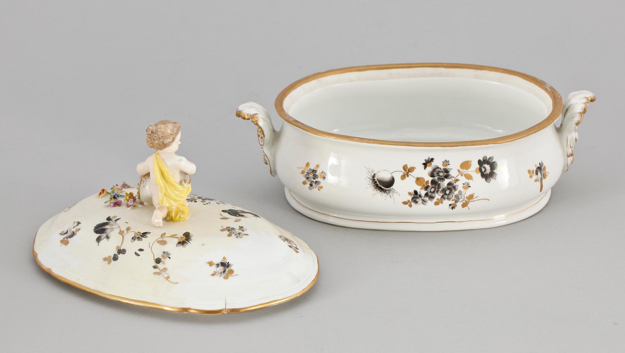 TERRIN MED LOCK, porslin Meissen, Marcolini. 1700/1800-tal.