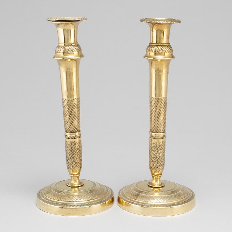 LJUSSTAKAR ett par, mässing,   1800-talets mitt.