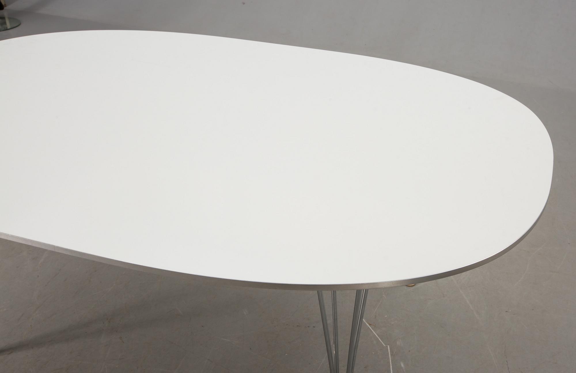 BORD, "Superellips", Piet Hein och Bruno Mathsson, Fritz Hansen, etikettmärkt 1988.