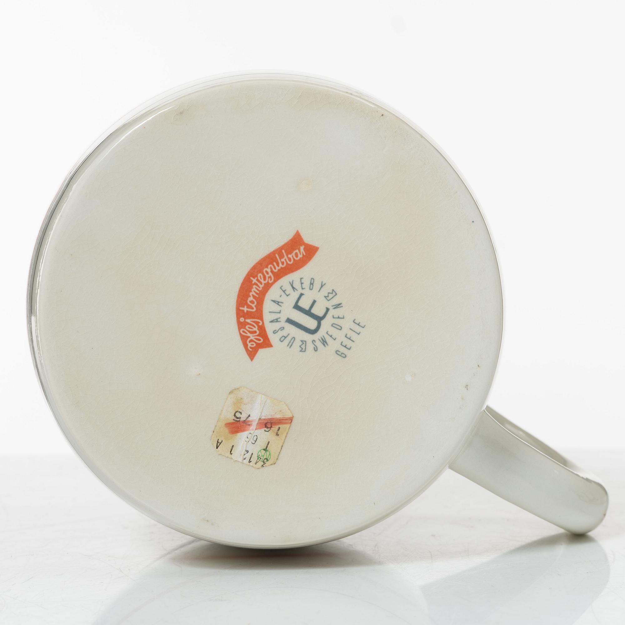 Upsala Ekeby, Glöggkoppar, 17 st, samt kanna, flintgods, "Hej tomtegubbar", Upsala-Ekeby.