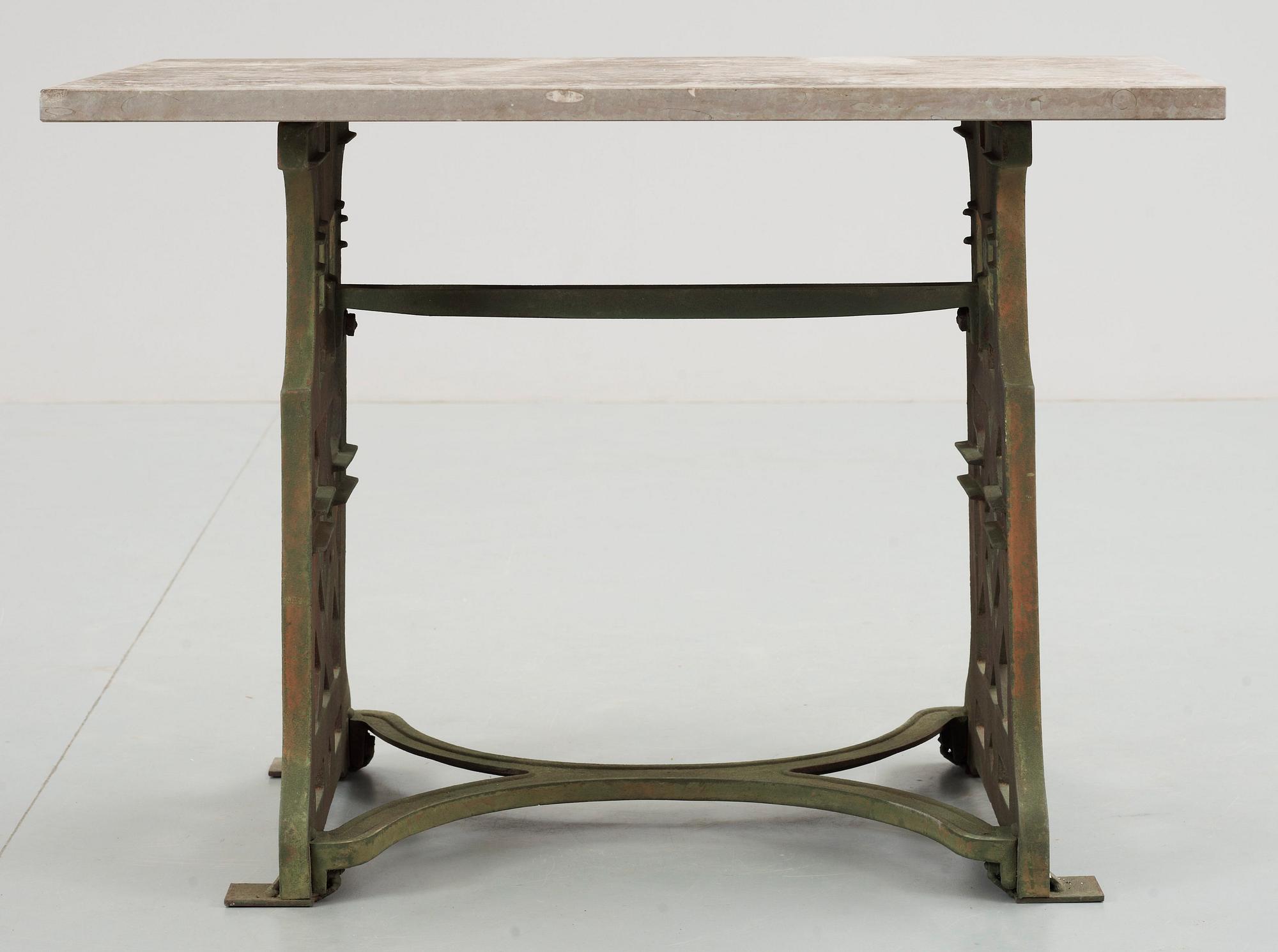 TRÄDGÅRDSBORD, gjutjärn, 1900-talets första hälft.