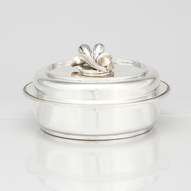 Atelier Borgila, a sterling silver lidded dish, Stockholm 1974.