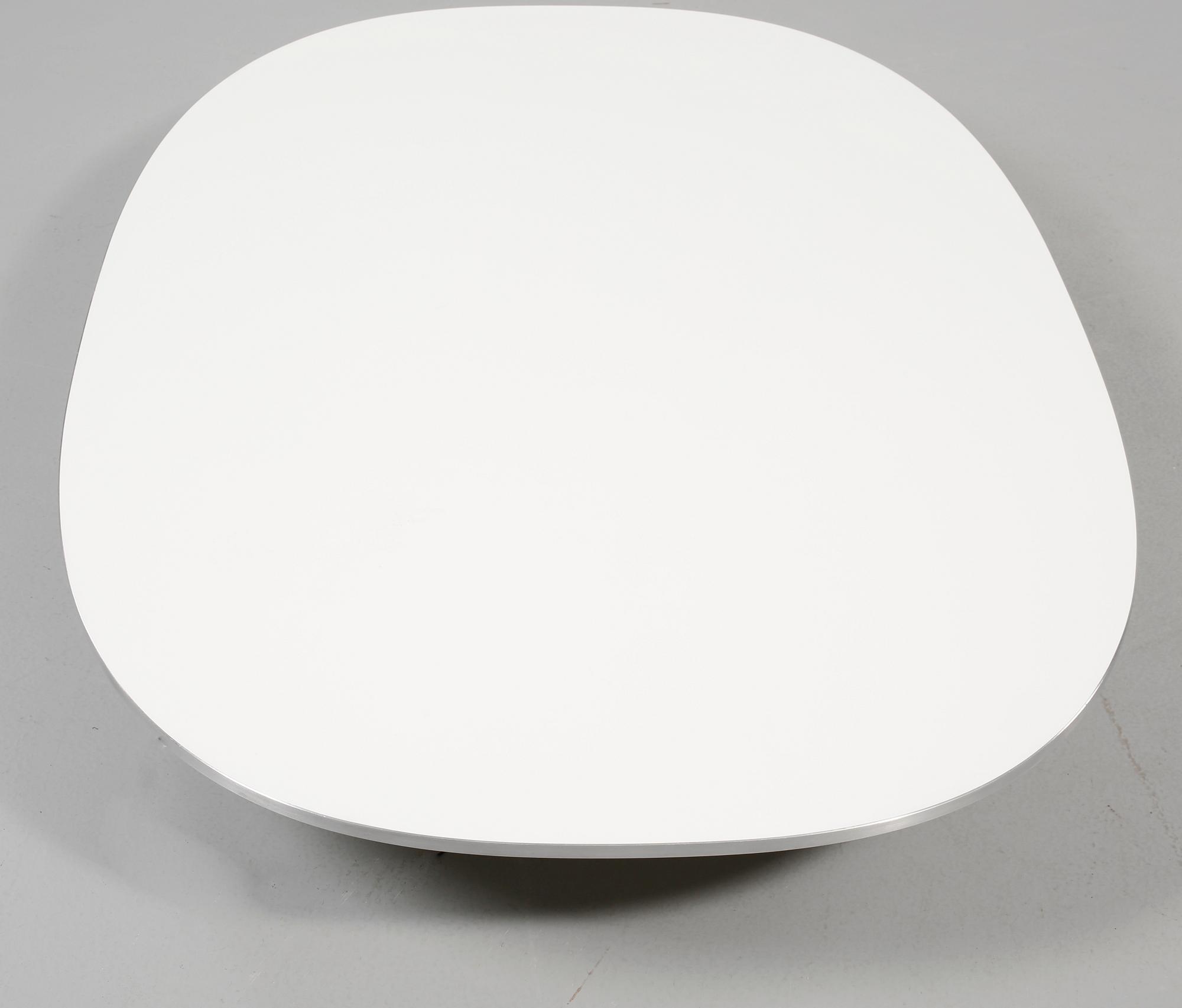 SOFFBORDSSKIVA, "Superellips", Bruno Mathsson och Piet Hein, Fritz Hansen, Danmark, 1988.