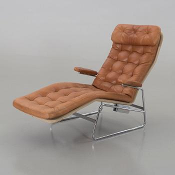 SAM LARSSON, a "Fenix" leather lounge chair by Dux.