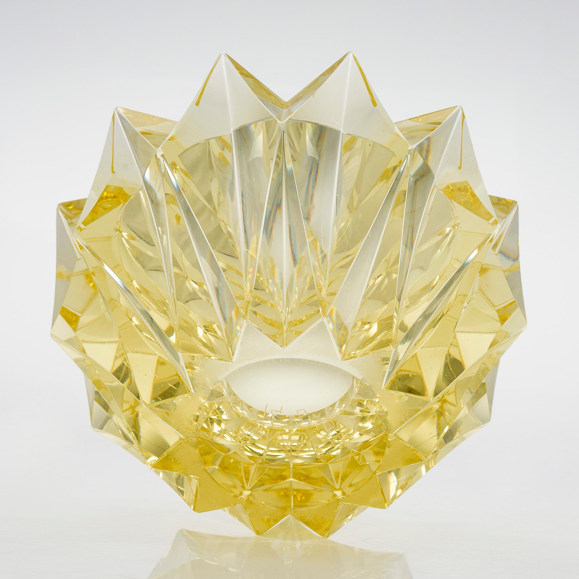 Aimo Okkolin, a 'Water Lily' bowl, signed Aimo Okkolin for Riihimäen Lasi Oy.