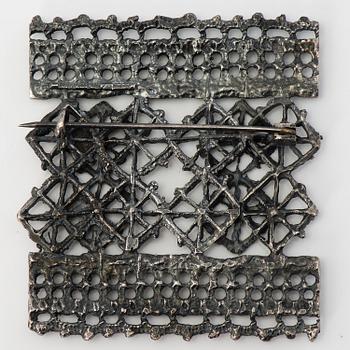 PENTTI SARPANEVA, RING, ARMBAND och BROSCH, silver, Turun Hopea, Åbo 1976-1969.