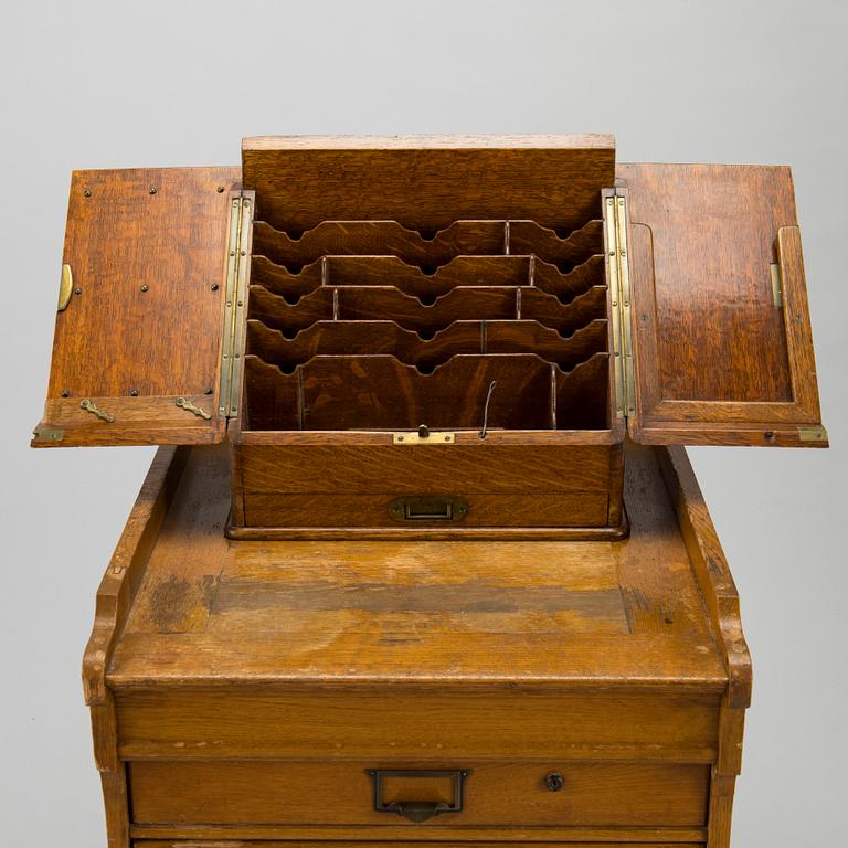 Arkistolaatikosto Billnäs ja dokumenttilokerikko, 1900-luvun alku ja puoliväli.