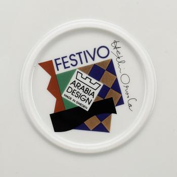 TALLRIKAR, 8 st. Porslin, "Festivo", Heikki Orvola, Arabia.