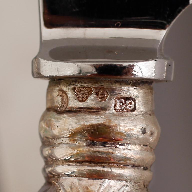 BESTICKDELAR, 81 delar, silver, modell Olga, CG Hallberg, bla 1932. Vikt exkl knivar 1783 g, inkl knivar ca 1978 g.