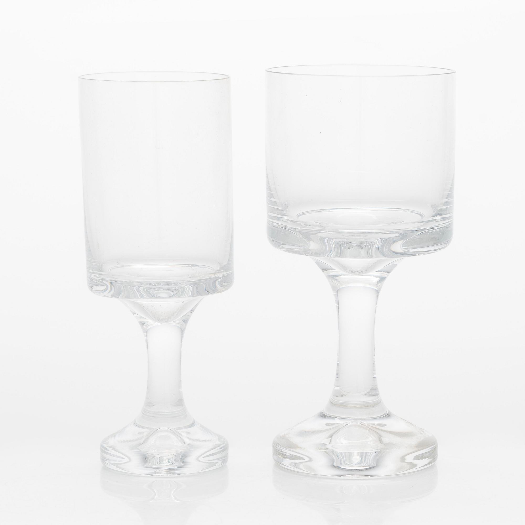 Timo Sarpaneva, dricksglas, 97 st, "Karaatti" för Iittala. I produktion 1983-1987.