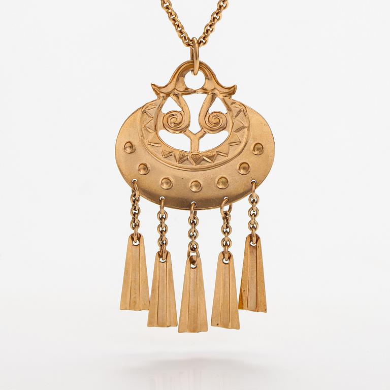 Germund Paaer, A 14K gold necklace "Moon goddess". Kalevala Koru, Helsinki 2004.