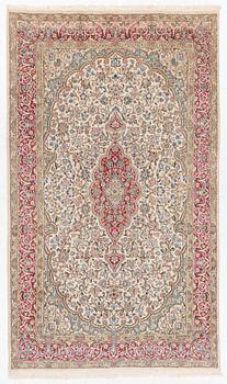 Matta, Kirman,  ca 260 x 148 cm.