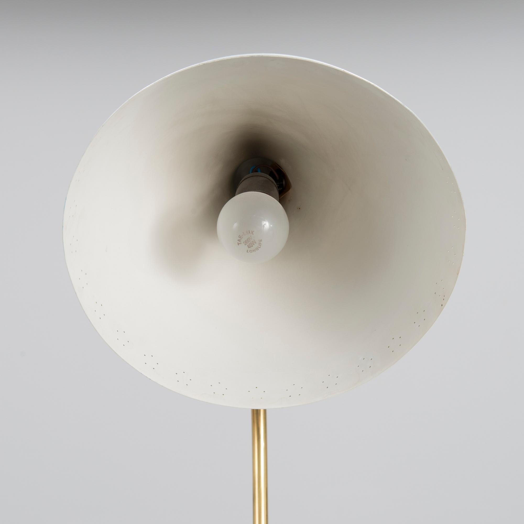 Lisa Johansson-Pape, GOLVLAMPA, model 2062, Stockmann Orno, 1900-talets mitt.