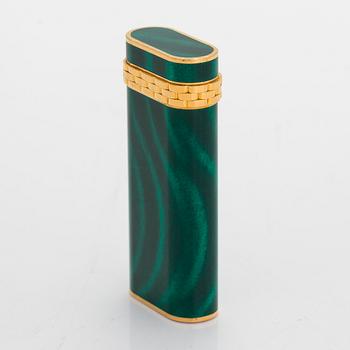 Cartier, Sytytin, lakattu ja kullattua metallia. Merkitty Cartier, Paris, 36846 X, Swiss made.