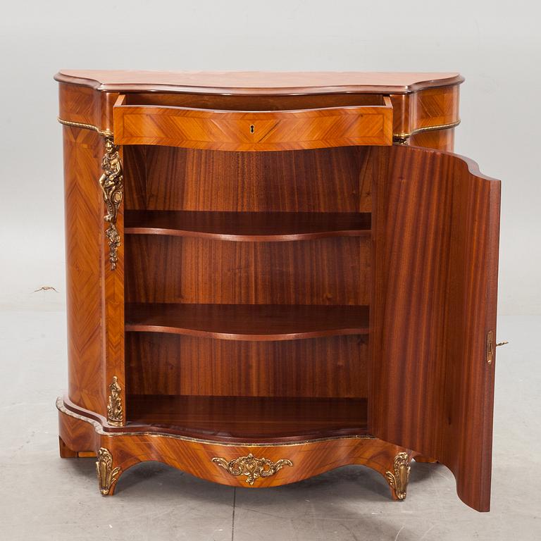 SKÅP, Louis XVI-stil.