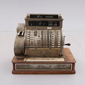KASSAAPPARAT, National, 1900-talets första hälft.