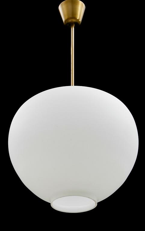TAKLAMPOR, 2 st, 1900-talets andra hälft. Höjd ca 75 cm.