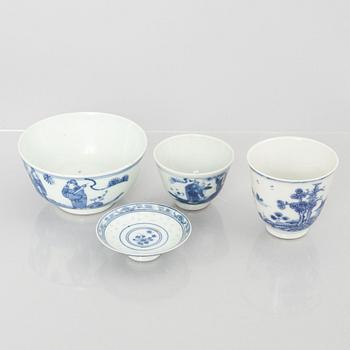 A set of 13 porcelain pieces, China, Qing dynasty, 18th century - early 20th century.