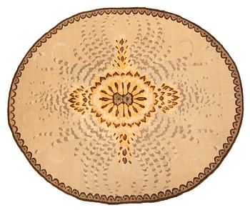 592. CARPET. "Duvhök". An oval shape. A variant of knotted pile in relief and tapestry weave. 285 x 243 cm.