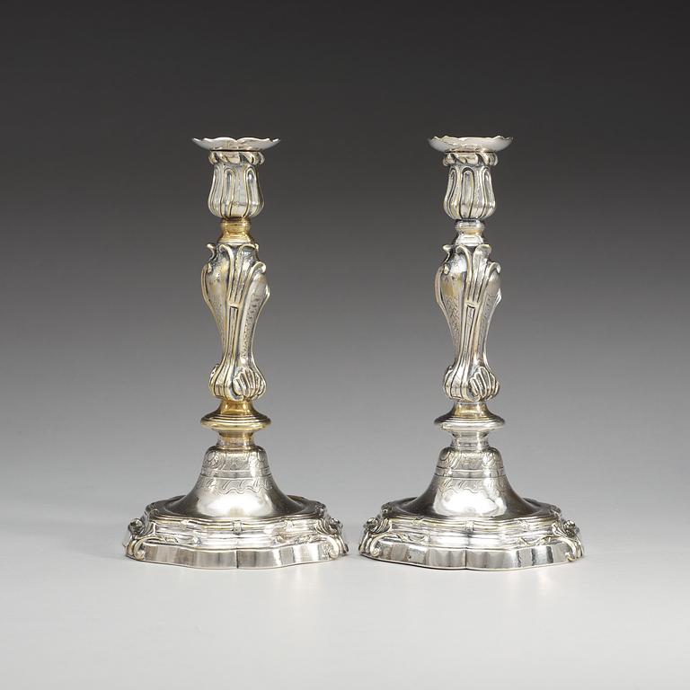LJUSSTAKAR, ett par. Frankrike, 1740-tal. Louis XV.